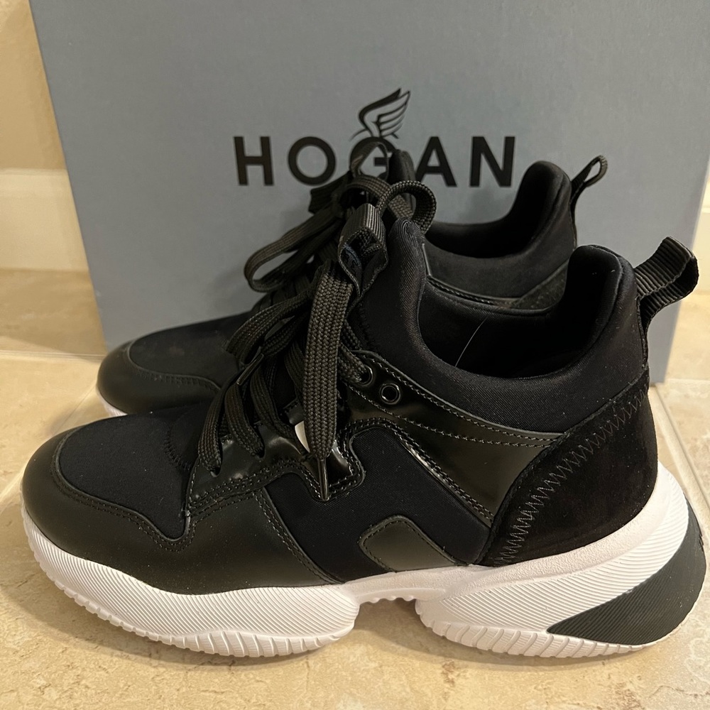 Excellent Condition Hogan Interaction Sneaker Bla… - image 2